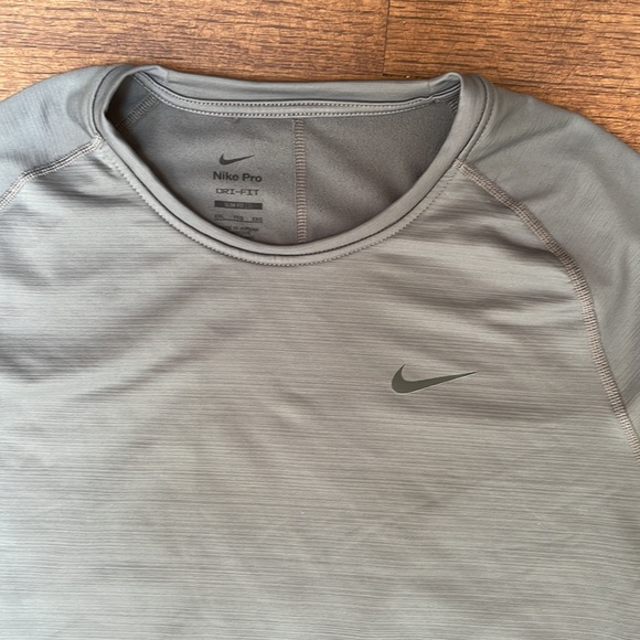 Nike pro slim fit dr-fit long sleeve tee - Picture 2 of 2